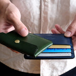 <u><a href="https://munekawa.jp/products/caw7">薄型ミニ財布“Wedge”</a></u>
