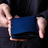 手に収まるコンパクトサイズです。