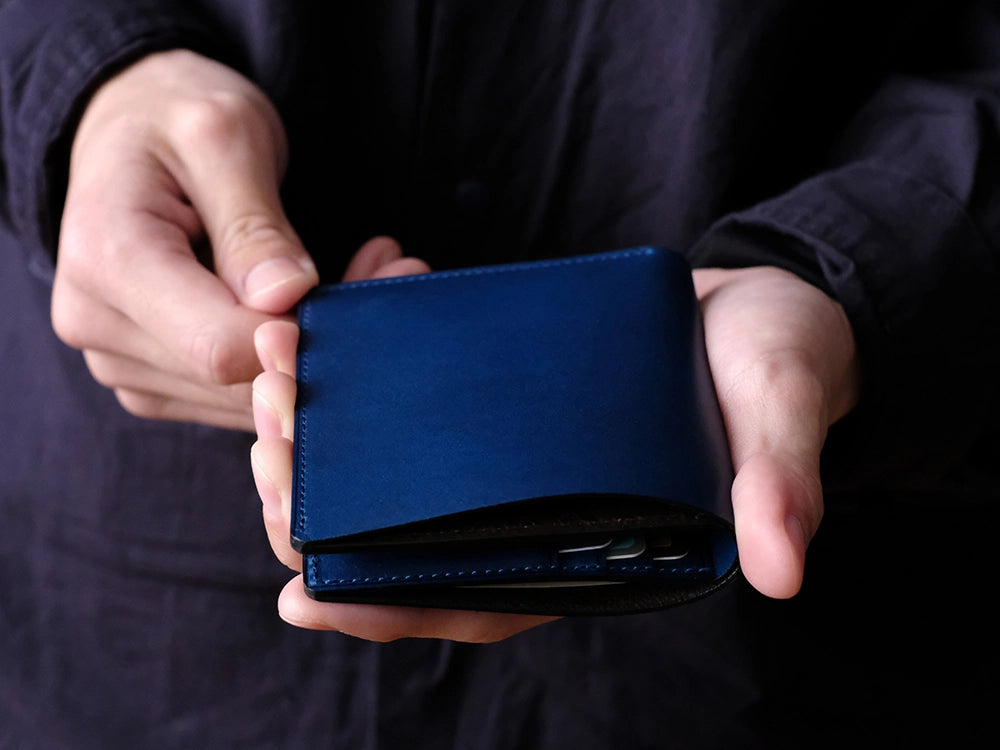 手に収まるコンパクトサイズです。