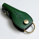 金具の真鍮と革による経年変化を楽しめます