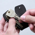 デザインは無駄な部分を削ぎ落とし、できる限り鍵に近い大きさにしました。