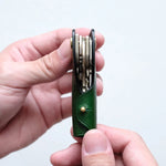 鍵を綺麗にまとめることで、金属のカチャカチャ音を軽減します