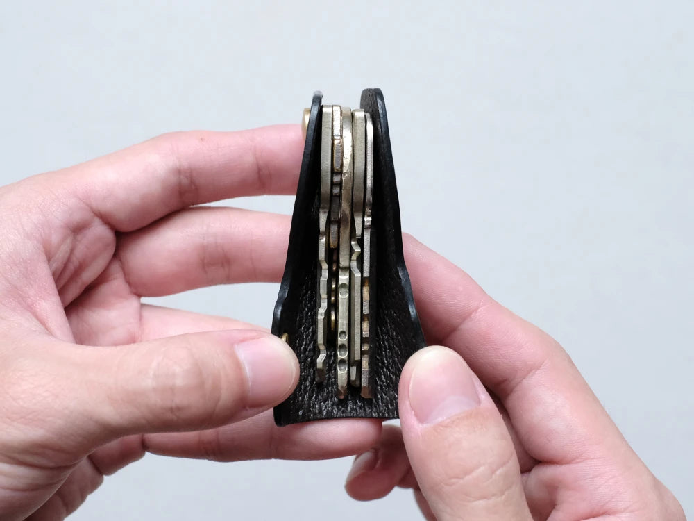 一般的な鍵（約65×26mm）を約5本まで付けることが可能。