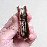 デザインは無駄な部分を削ぎ落とし、できる限り鍵に近い大きさにしました。