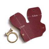 できる限り鍵に近い大きさにしました。縦:7.3cm×横:3.5cm<br>
平たい状態の本体とリング・組ネジをお届けします。<br>
*到着後にお客様ご自身で組み立てをお願い致します。