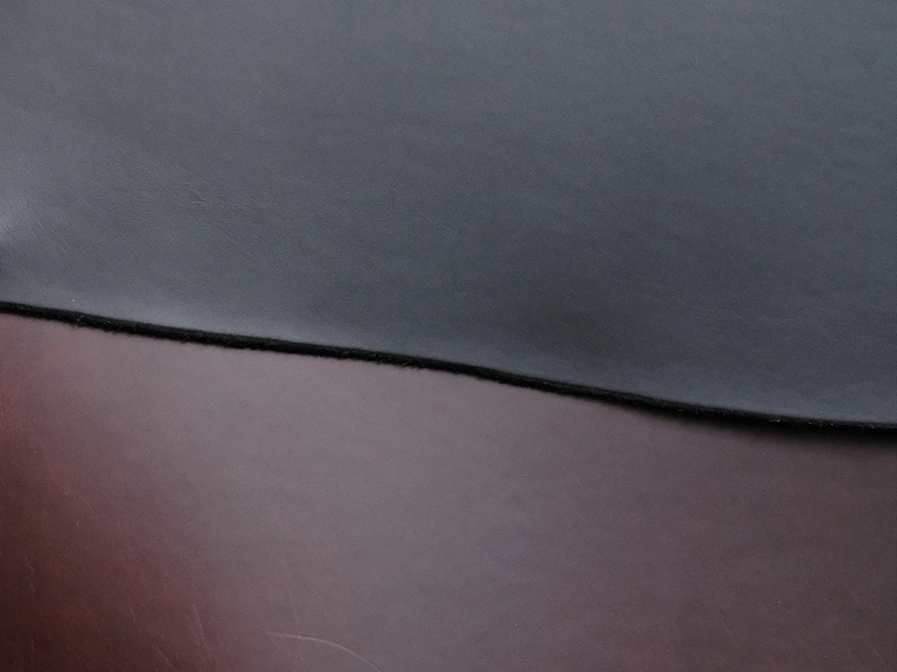 【マレンマ】イタリア産の植物タンニンなめし牛革。<br>
油分を多く含み、こまめにケアをしなくても豊かなエイジング（経年変化）が楽しめる革素材です。