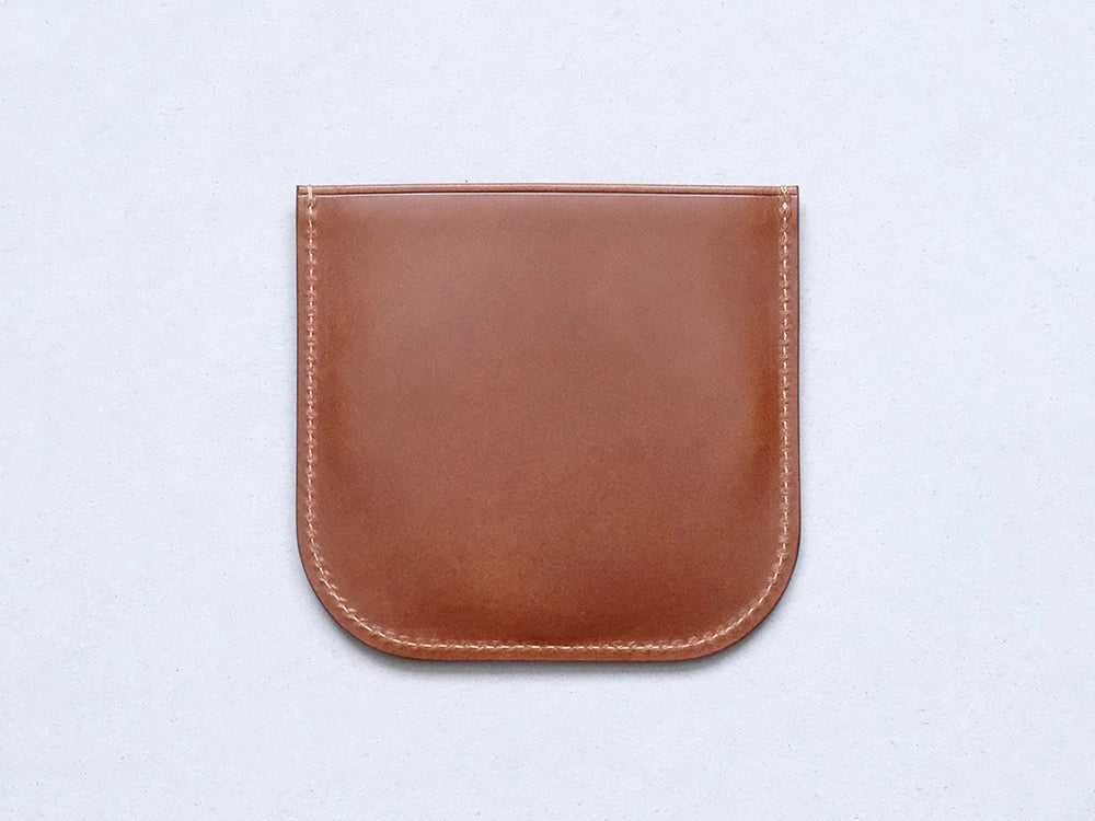 ケースの裏側はとてもシンプルです。