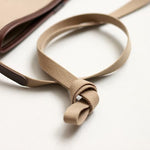  肩紐は結んで調節して頂けます。