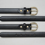 (上)ブラック・(下)ダークブラウン（ 黒に近いダークブラウン ）