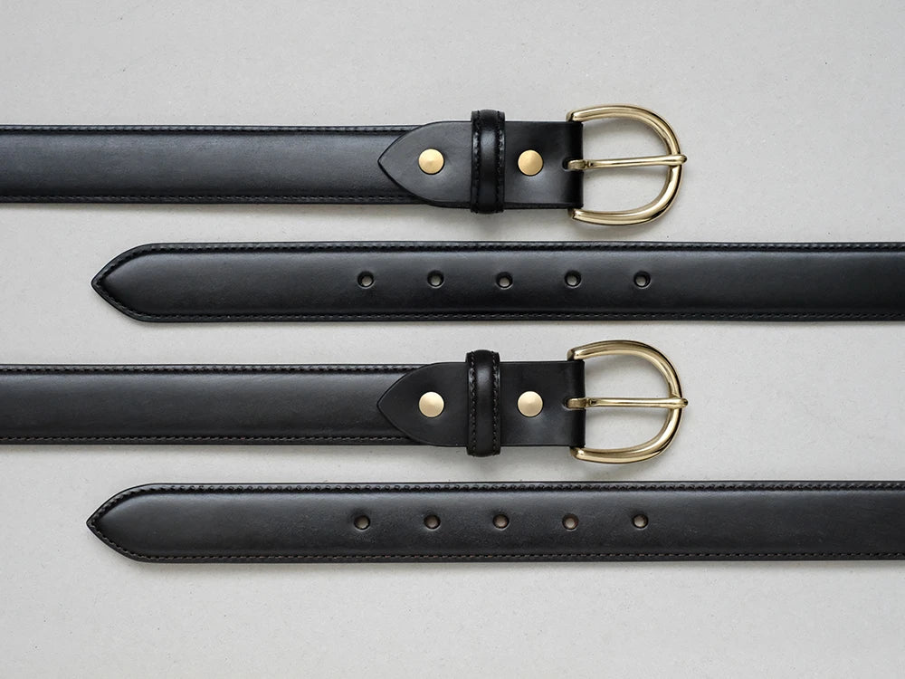 (上)ブラック・(下)ダークブラウン（ 黒に近いダークブラウン ）