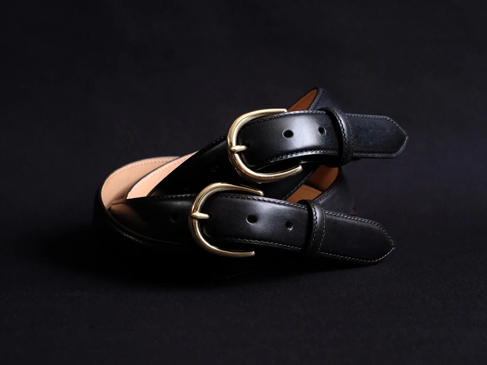 (上)ブラック・(下)ダークブラウン（ 黒に近いダークブラウン ）