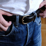 しなやかさと強度を失うことなく、自然と体に合わせて馴染んでいき、「自分の体にフィットするベルト」として長くお使いいただけます